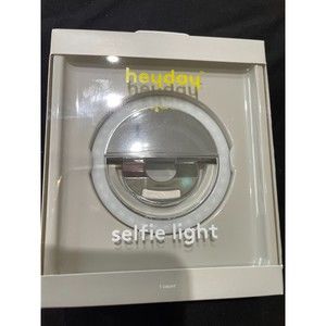 SELFIE LIGHT FOR CELL PHONES